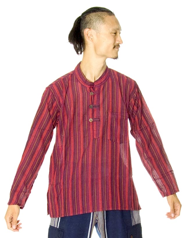長袖ボタンクルタの写真1枚目です。身長180cmのインドパパの着用例ですクルタ,男性用シャツ,長袖シャツ,ストライプ シャツ