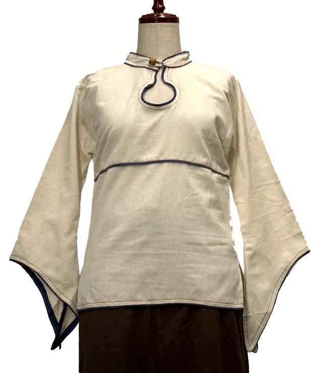 長袖ウィッチスリーブブラウス(生成り)の写真