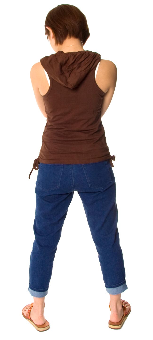 メヘンディプリント タンクトップパーカー 【茶】 2 - 後ろ姿はこんな感じです。