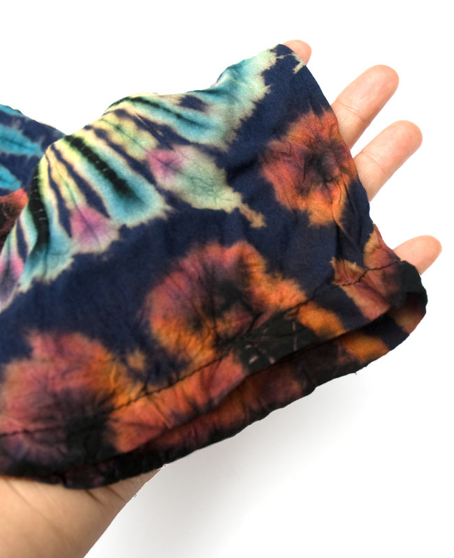 タイダイフレア半袖シャツ - グリーン系 9 - レーヨン素材はサラサラしてて気持ちが良いです。