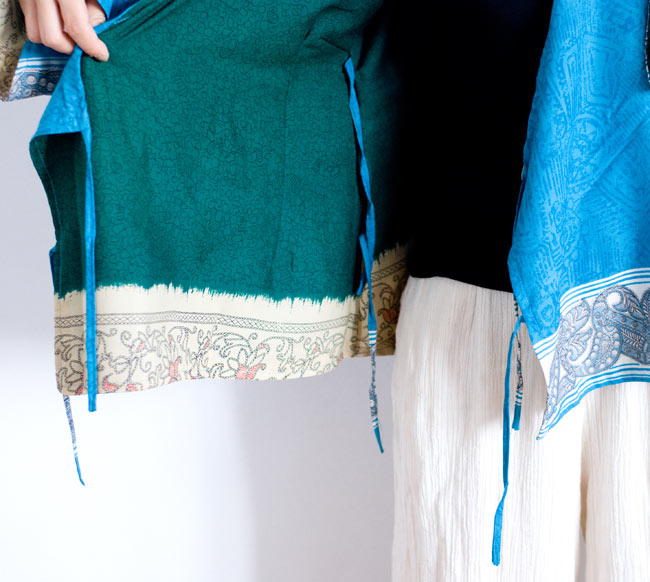 長袖リバーシブル・オールドサリー・カシュクール - パープル系の商品写真 10枚目 紐を結んだり、外したりするだけで印象が変わりますよ!