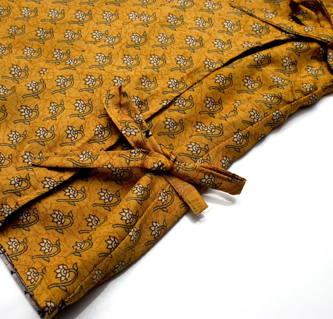 長袖リバーシブル・オールドサリー・カシュクール - パープル系の商品写真 12枚目 サイドできゅっと結んでもスッキリ着こなせます。