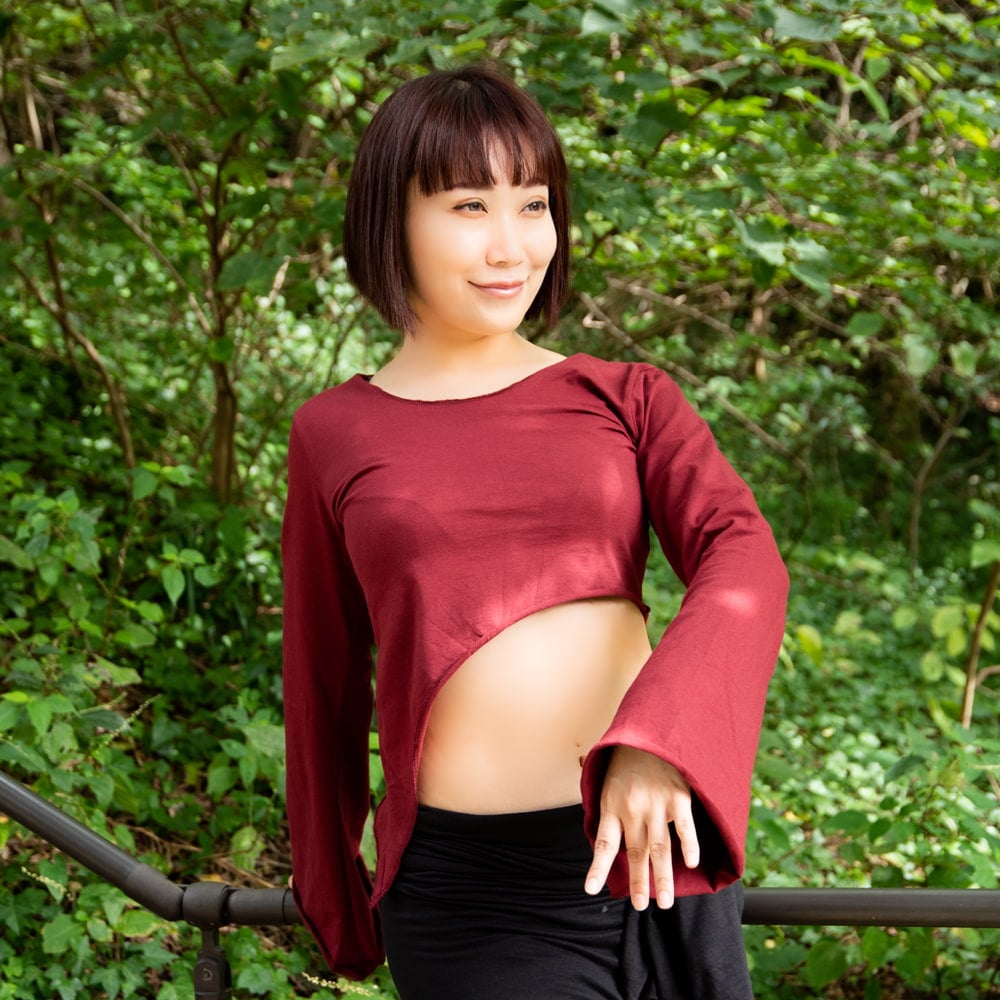 ワイドスリーブのショート丈トップス2枚目の説明写真です