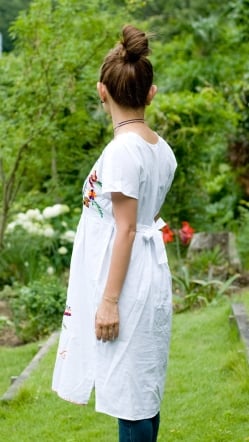 カラフル刺繍の白クルティ - サブ3