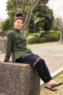 シンプルコットンのアシンメトリークルタ - サブ2