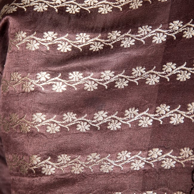 【1点もの】サリー刺繍 長袖クルタシャツ 5 - 光沢感のある生地です