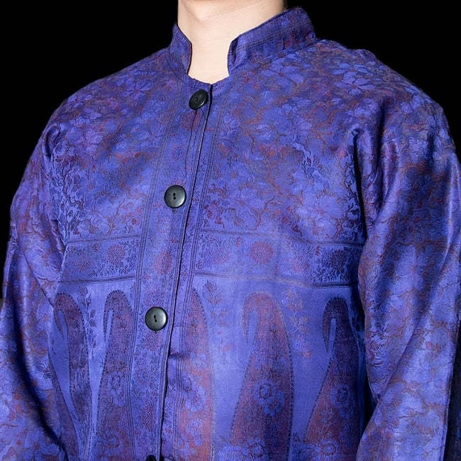 【1点もの】サリー刺繍 長袖クルタシャツ　 4 - 胸元を見てみました。