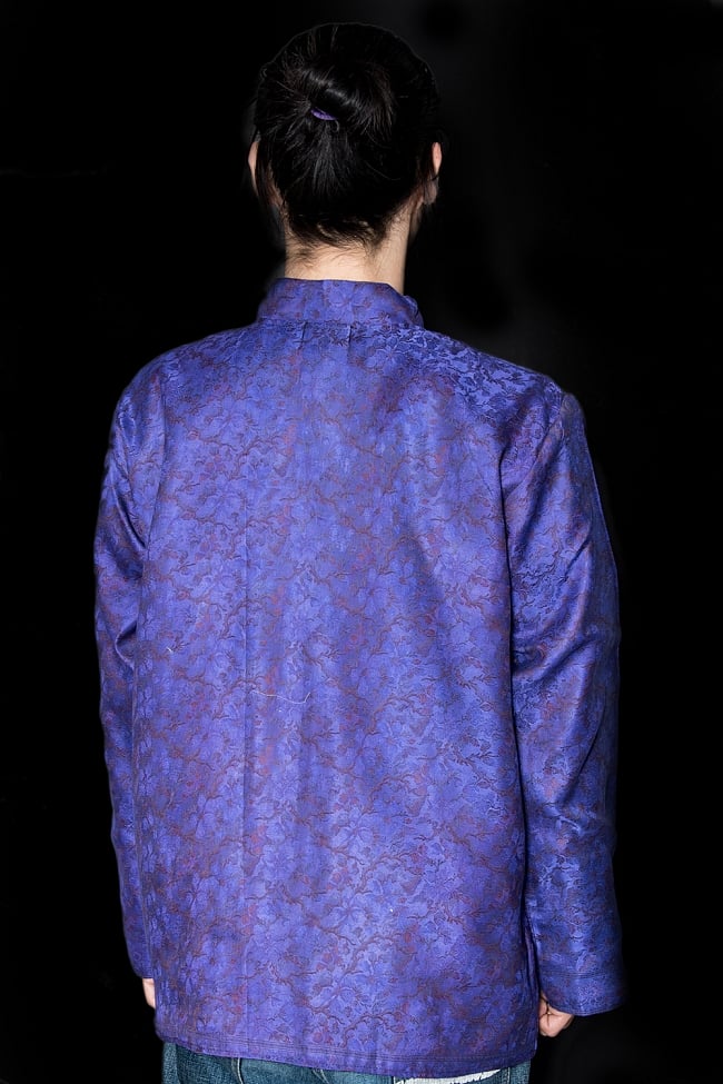【1点もの】サリー刺繍 長袖クルタシャツ 3 - 背中側の様子です。