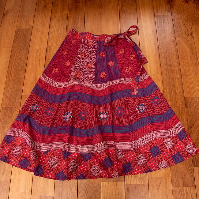 インド伝統柄が美しい　コットンラップスカート-マキシ丈 17 - 9：パッチ・ダークレッド