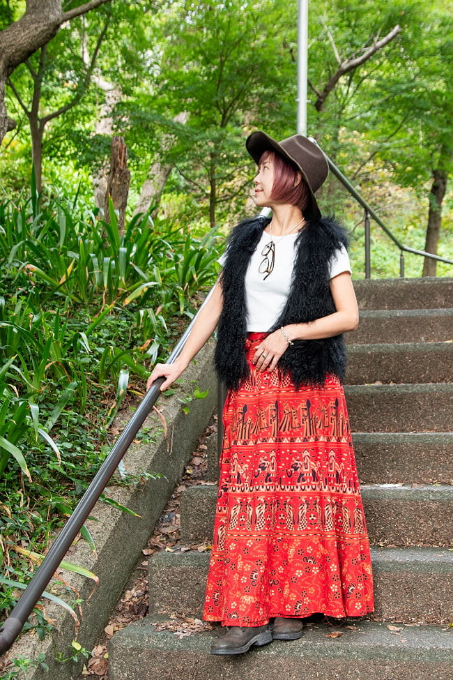 インド伝統柄が美しい　コットンラップスカート-マキシ丈 3 - 152cmのモデル着用例です
