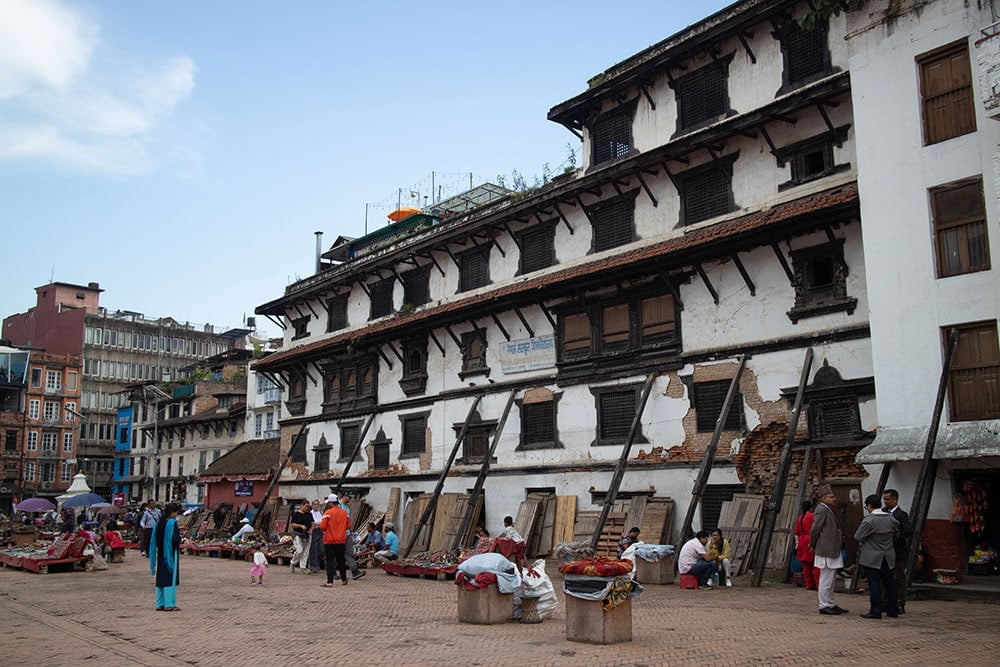 〔一点物〕タンカ - 観音菩薩 - アヴァローキテシュワラ・マンダラ[55x45cm]12枚目の下部説明写真です