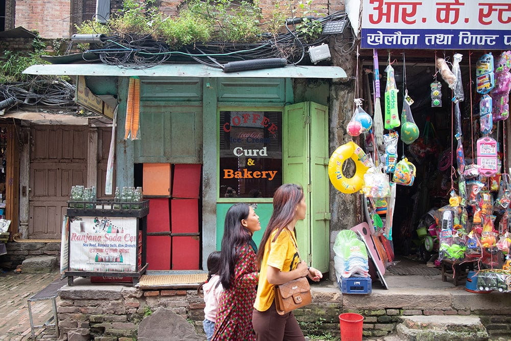 〔一点物〕タンカ - 観音菩薩 - アヴァローキテシュワラ・マンダラ[55x45cm]13枚目の下部説明写真です