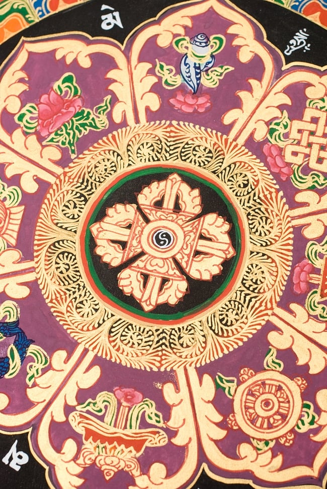 タンカ -七吉祥とヴィシュヴァ・ヴァジュラのマンダラ(紫)　縦横36x36 3 - 別アングルです