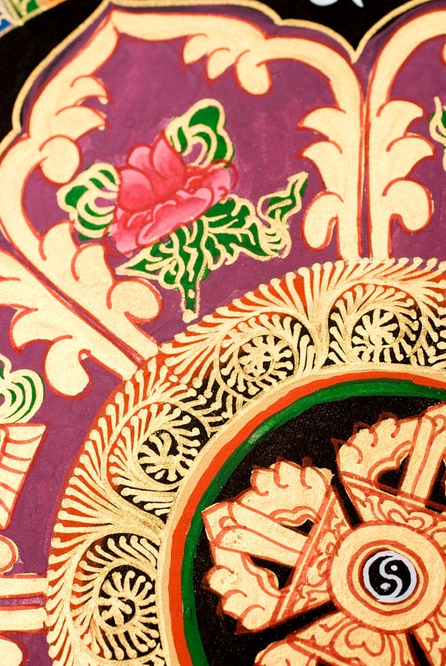 タンカ -七吉祥とヴィシュヴァ・ヴァジュラのマンダラ(紫)　縦横36x36 6 - 別アングルです