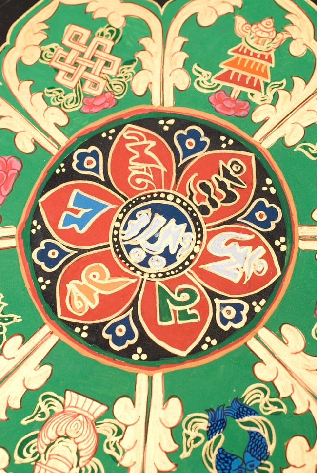 タンカ-　七吉祥とオンマニペメフムのマンダラ(緑)　縦横35x35 3 - 別アングルです