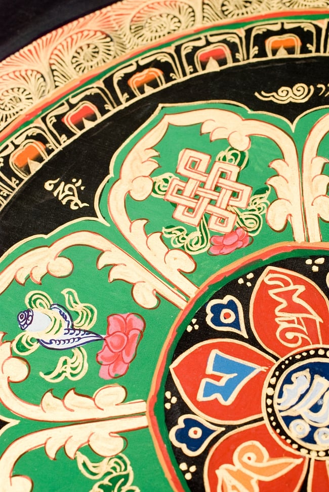 タンカ-　七吉祥とオンマニペメフムのマンダラ(緑)　縦横35x35 4 - 別アングルです