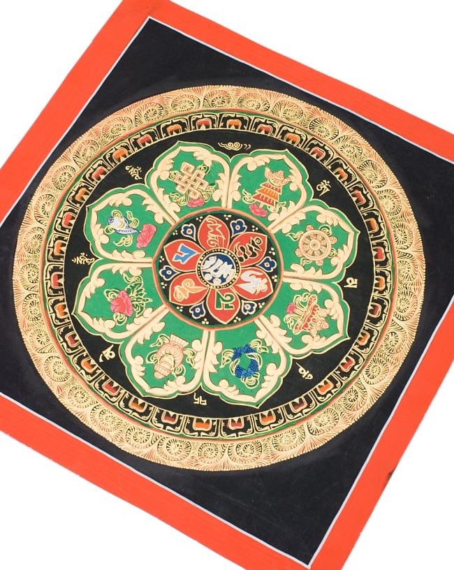 タンカ-　七吉祥とオンマニペメフムのマンダラ(緑)　縦横35x35 8 - 別アングルです