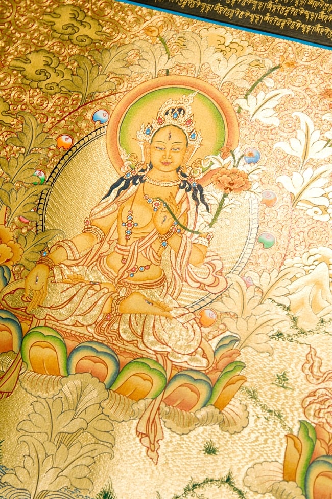 煌めくタンカ -無量寿菩薩・白多羅菩薩・仏頂尊勝母　100ｘ65.5 13 - 別アングルです