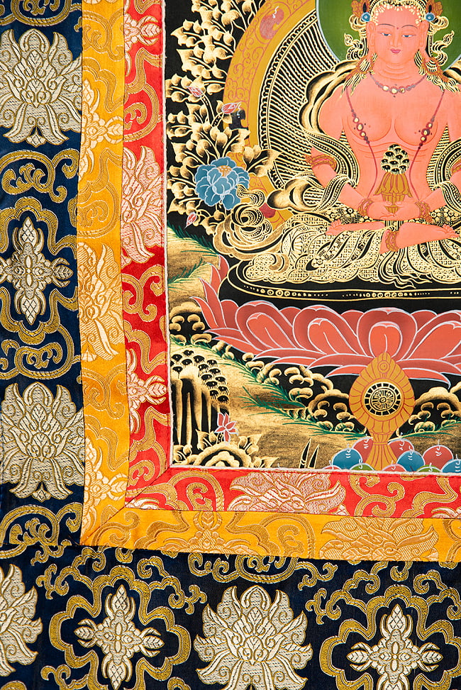 〔一点物〕装丁付肉筆仏画（タンカ）  - 無量寿菩薩 10 - 細部を見てみました。
