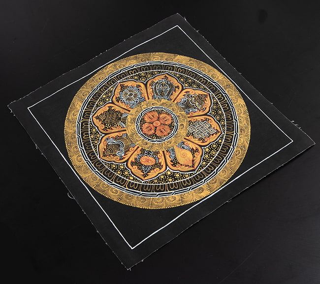 〔一点物〕タンカ - 八吉祥曼荼羅　アシュタマンガラ Ashtamangala[26cm x 26cm] 3 - 別アングルです