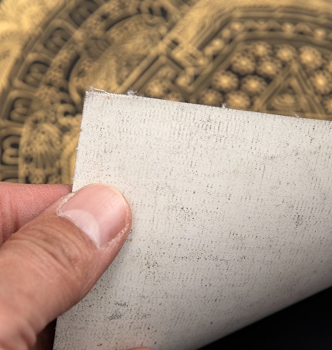 〔一点物〕ゴールデンタンカ　- 輪廻転生(サンサーラ)[26cm x 26cm] 9 - 端っこのあたりを手で持ってみました