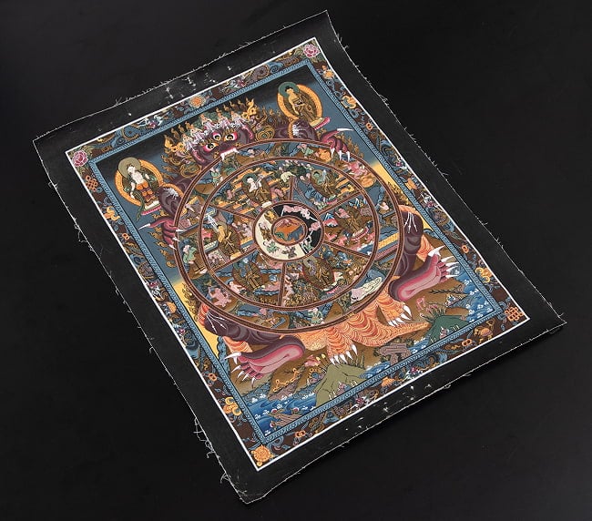 〔一点物〕タンカ - Wheel of existance 六道輪廻図[36cm x 45cm] 3 - 雰囲気や厚みがわかるように、斜めから撮影しました