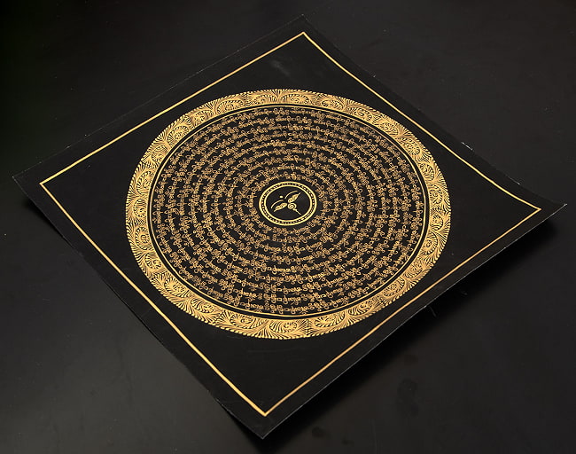 〔一点物〕タンカ - ブッダアイと種子マンダラ[34x34cm] 3 - 雰囲気や厚みがわかるように、斜めから撮影しました