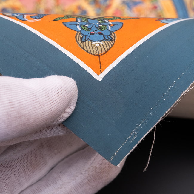 〔一点物〕タンカ - 金剛法界曼荼羅[37cm x 31cm] 9 - 光を当てて撮影しました