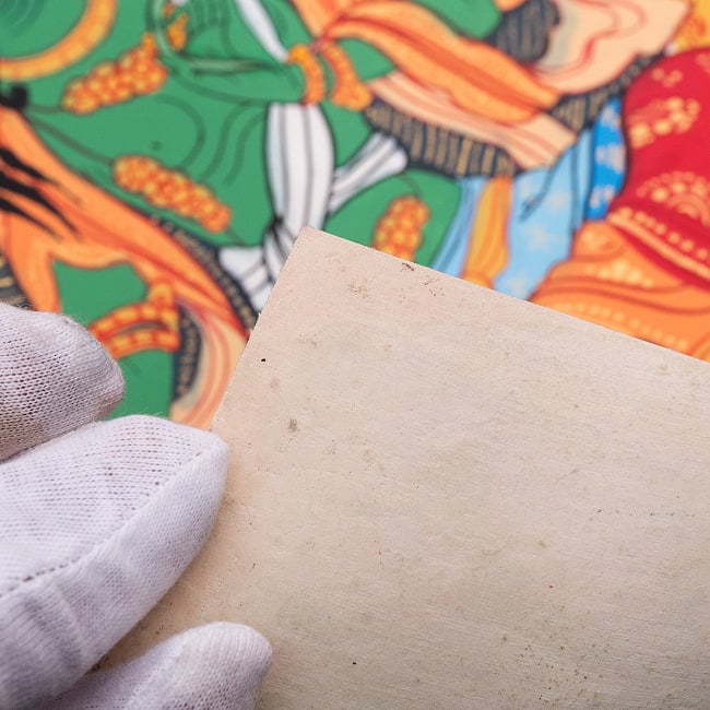 〔一点物〕タンカ - グリーンターラ[40cm x 30cm] 12 - 端っこのあたりを手で持ってみました