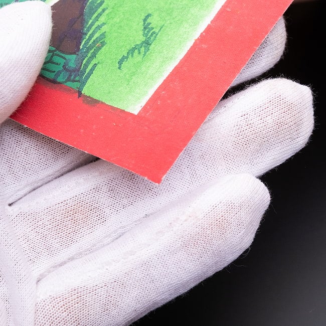 〔一点物〕タンカ - 仏陀図（釈迦牟尼仏）[40cm x 30cm] 10 - 端っこのあたりを手で持ってみました