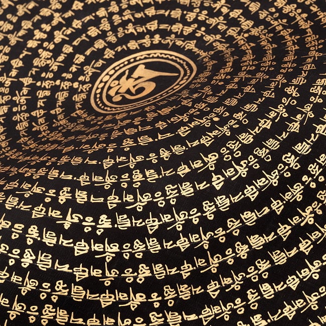 〔習作〕タンカ - オーン種子曼荼羅[56cm x 56cm] 11 - 一部分をアップにしてみました