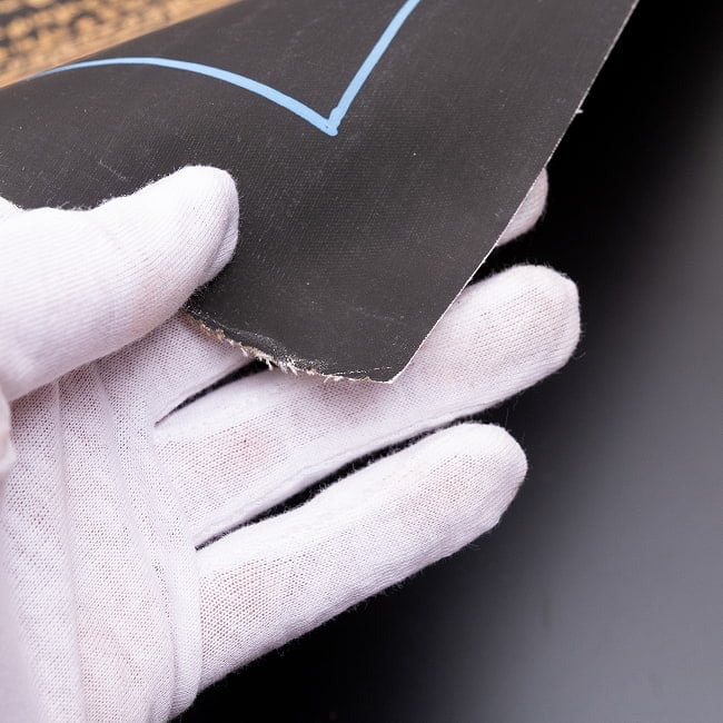 〔習作〕タンカ - オーン種子曼荼羅[56cm x 56cm] 12 - サイズ比較のために手に持ってみました