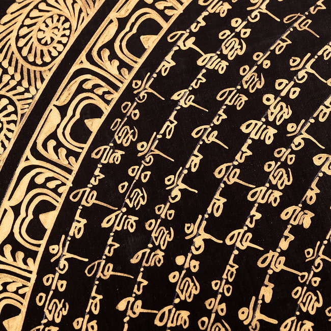 〔一点物〕タンカ - オーン種子曼荼羅[56cm x 56cm] 8 - 一部分をアップにしてみました