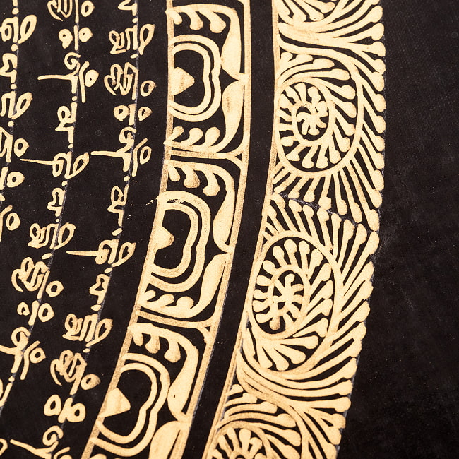 〔一点物〕タンカ - オーン種子曼荼羅[56cm x 56cm] 9 - 一部分をアップにしてみました