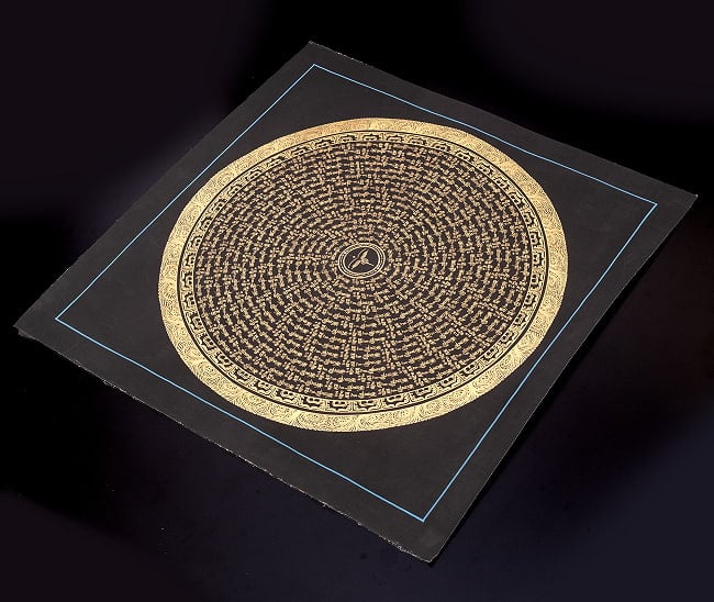 〔一点物〕タンカ - ブッダアイ種子曼荼羅[56cm x 56cm] 3 - 雰囲気や厚みがわかるように、斜めから撮影しました