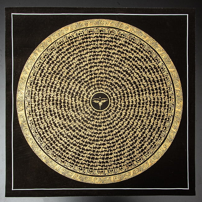 〔一点物〕タンカ - ブッダアイの六字真言マントラ曼荼羅[54x54cm] オン・マニ・ペメ・フム 黒地金彩 2 - 仏画の全体像が分かるように撮影しました