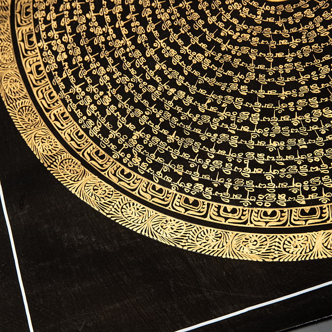 〔一点物〕タンカ - ブッダアイの六字真言マントラ曼荼羅[54x54cm] オン・マニ・ペメ・フム 黒地金彩 6 - 細部を見てみました。