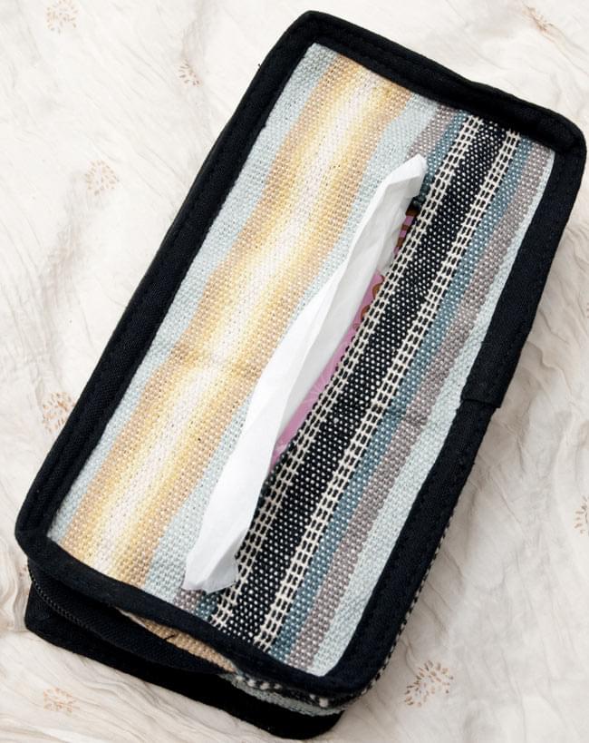 ネパールゲリのティッシュケース - 黒系 2 - 上からの写真です。ゲリ素材がいい雰囲気を出してくれます。