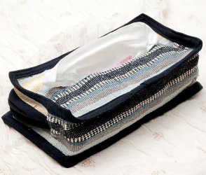 ネパールゲリのティッシュケース - 黒系の商品写真