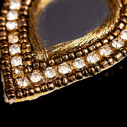 【5個入】インドのビジューミラー刺繍　デコパーツ　大　ゴールドティアドロップ - サブ2