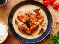 オポール アヤム（OPOR AYAM）