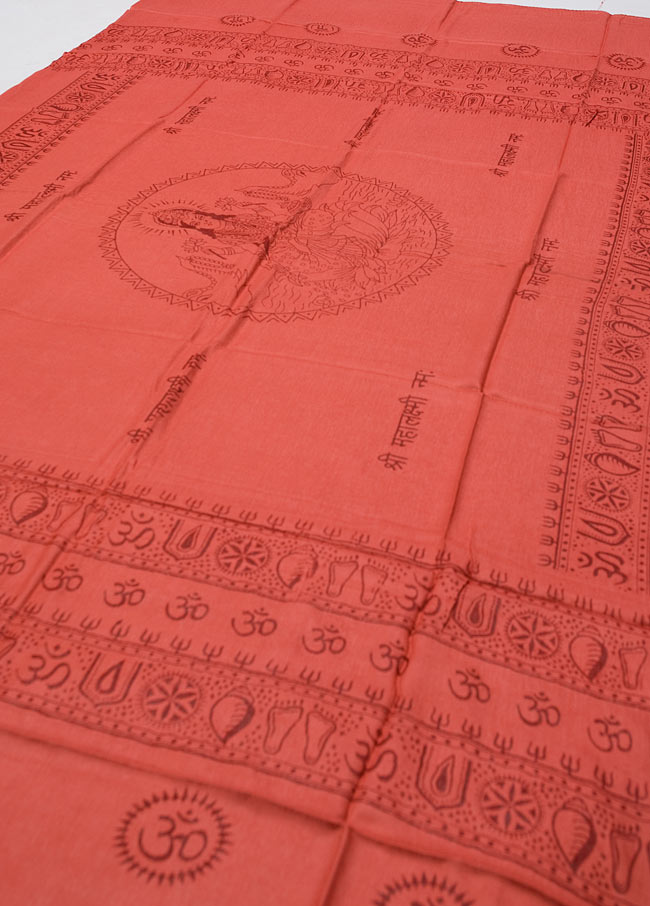 (190cmx100cm)蓮の花とラクシュミ - れんが 3 - 全体を斜めの角度から撮ってみました。