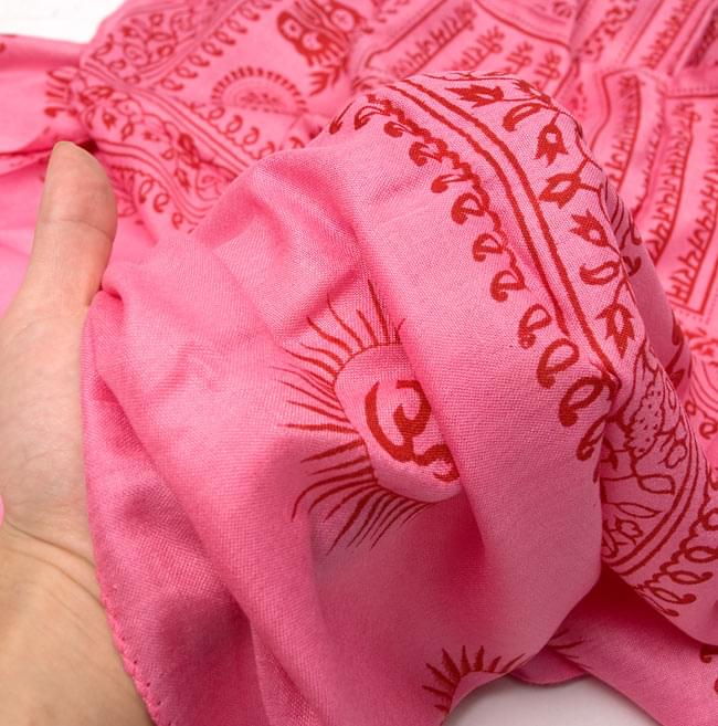 (190cmx100cm)オーンとサンスクリット文字の大ラムナミ - ピンク 5 - ふんわり気持ちい、肌触りの良い生地です。