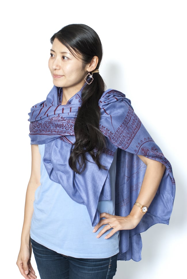 (200cm×100cm)大ガネーシャのラムナミスカーフ - 淡青 8 - 類似商品を着用してみました!