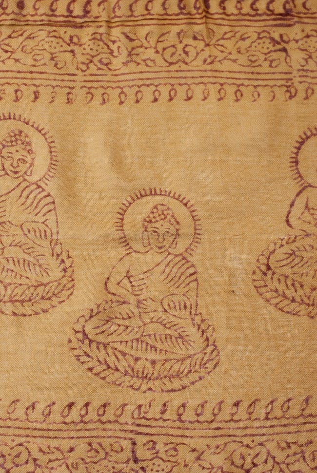 (約180cm×40cm)インド薄ラムナミ(ロング) - ターメリック 3 - 神様柄の様子です。オーンであったりガネーシャであったり様々ですので、アソートでのお届けと鳴ります。