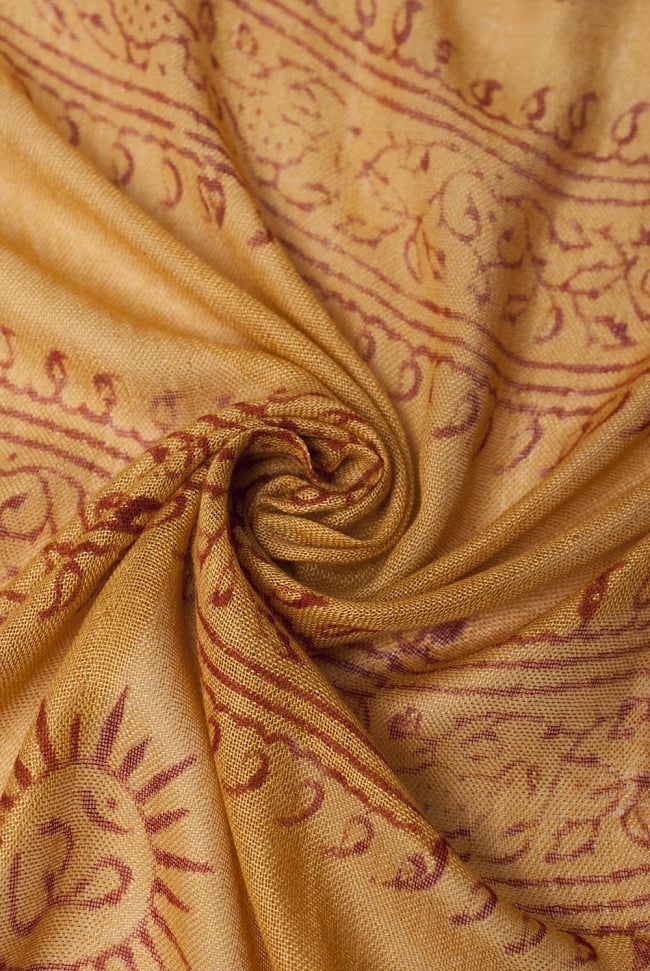 (約180cm×40cm)インド薄ラムナミ(ロング） - ターメリックの写真1枚目です。柔らかい質感はとても気持ち良いです。ラムナミ,神様布,スカーフ,インド　布,おみやげ