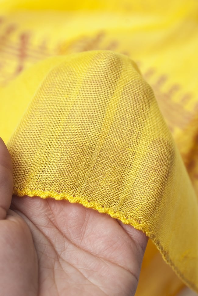 (約180cm×40cm)インド薄ラムナミ(ロング) - イエロー 5 - 透け感のある布地です。