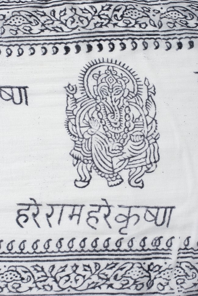 (約180cm×40cm)インド薄ラムナミ(ロング） - 白地に黒 3 - 神様柄の様子です。オーンであったりガネーシャであったり様々ですので、アソートでのお届けと鳴ります。