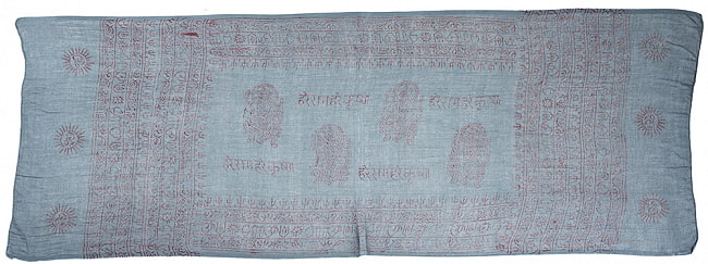 (65cm×170cm)インド ヒンドゥー教の薄ラムナミスカーフ - グレー 3 - 広げたところです。真ん中の神様柄はアソートでのお届けとなります。