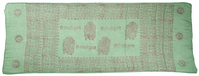 (65cm×170cm)インド ヒンドゥー教の薄ラムナミスカーフ - 緑 3 - 広げたところです。真ん中の神様柄はアソートでのお届けとなります。